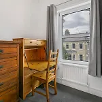 Pass The Keys Elegant Getaway House In Vibrant Clapham Juction