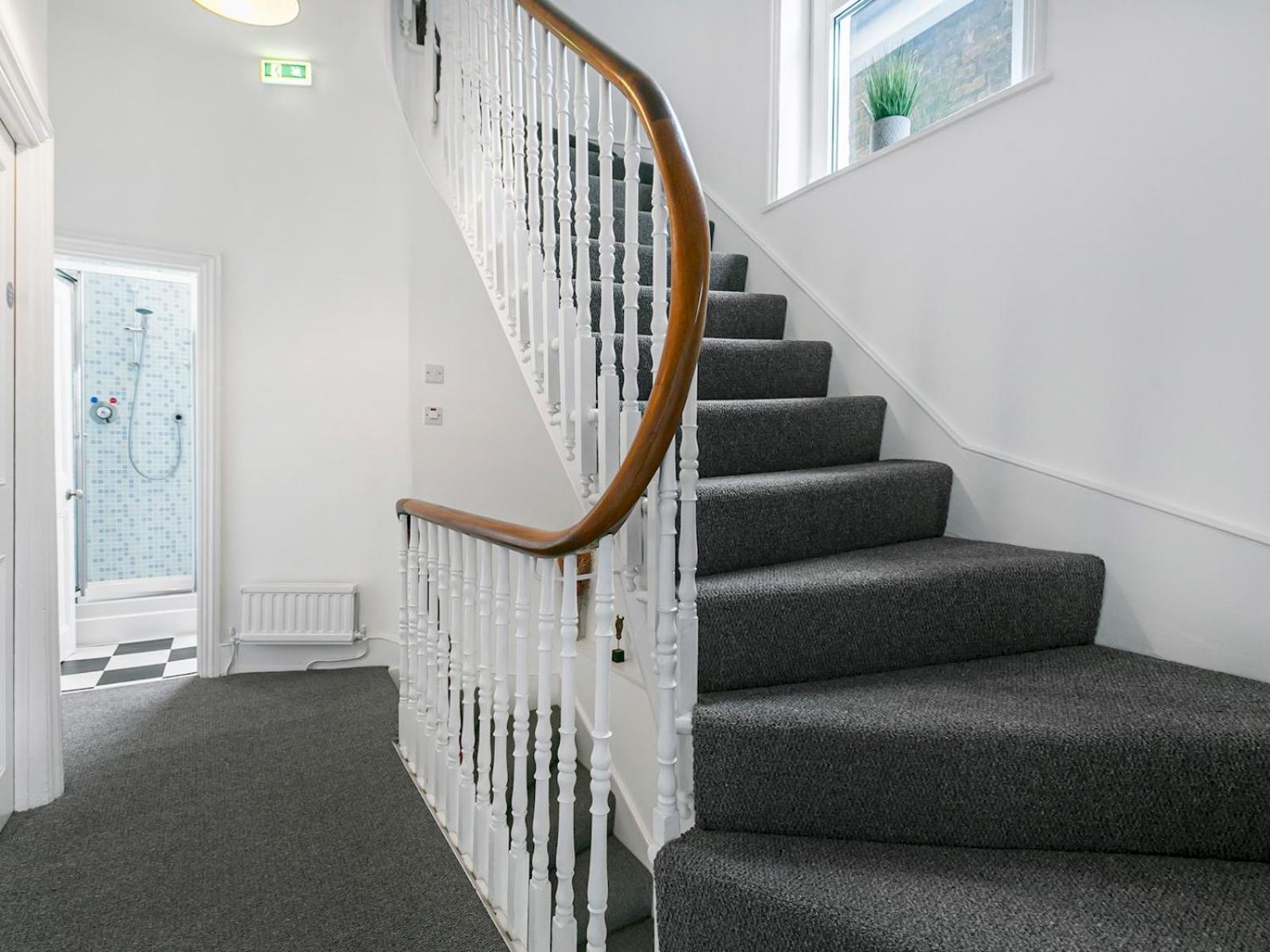 Holiday home Pass The Keys Elegant Getaway House In Vibrant Clapham Juction London