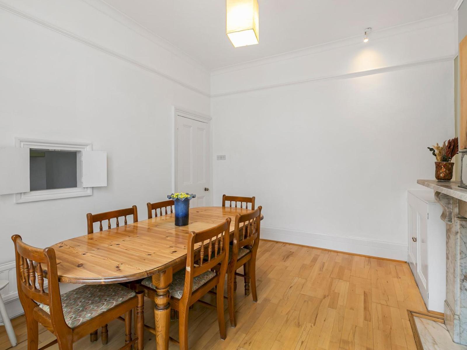 Pass The Keys Elegant Getaway House In Vibrant Clapham Juction Casa vacanze